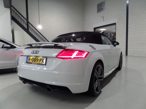 Audi TT Roadster 1.8 TFSI S-Line Open Days Stoelverwarming Virtual 19"RS-velgen Bang&Olufsen Apple-Carplay Xenon-LED Koplampen