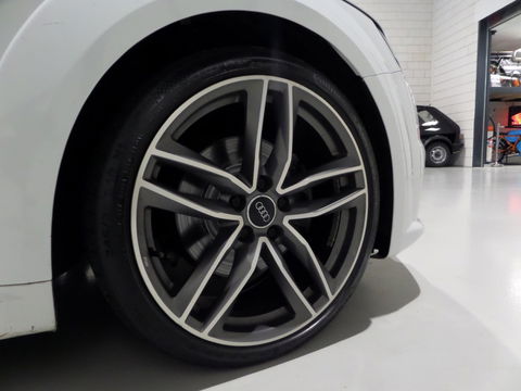Audi TT Roadster 1.8 TFSI S-Line Open Days Stoelverwarming Virtual 19"RS-velgen Bang&Olufsen Apple-Carplay Xenon-LED Koplampen