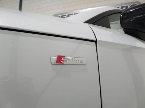 Audi TT Roadster 1.8 TFSI S-Line Open Days Stoelverwarming Virtual 19"RS-velgen Bang&Olufsen Apple-Carplay Xenon-LED Koplampen