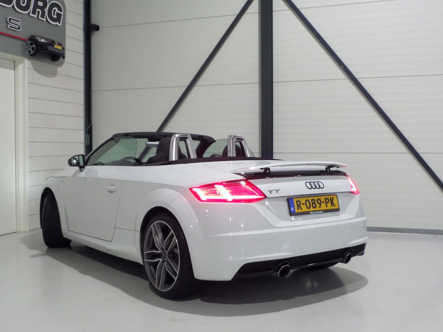 Audi TT Roadster 1.8 TFSI S-Line Open Days Stoelverwarming Virtual 19"RS-velgen Bang&Olufsen Apple-Carplay Xenon-LED Koplampen