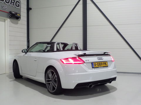 Audi TT Roadster 1.8 TFSI S-Line Open Days Stoelverwarming Virtual 19"RS-velgen Bang&Olufsen Apple-Carplay Xenon-LED Koplampen