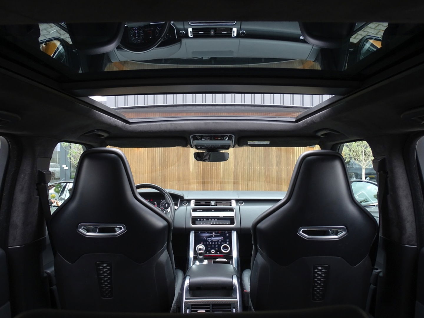 Land Rover Range Rover Sport 5.0 V8 576PK SC SVR SVO / Quicksilver RVS / Alcantara / carbon