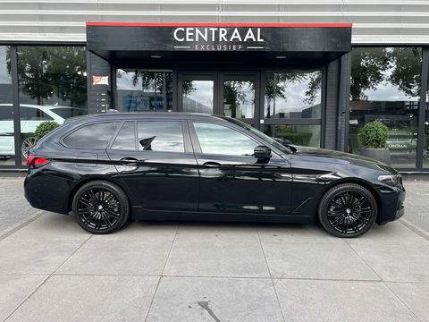 BMW 5 Serie Touring 520i High Executive LCI 184PK|Navi|Camera|Carplay|Stoelverwarming|Cruise Control