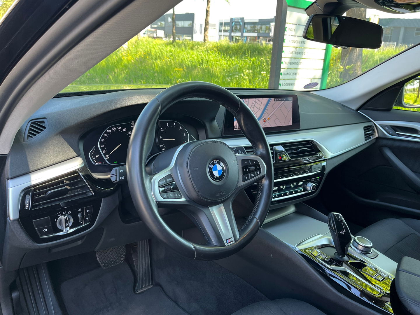 BMW 5 Serie Touring 520i High Executive LCI 184PK|Navi|Camera|Carplay|Stoelverwarming|Cruise Control