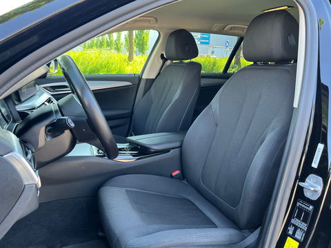 BMW 5 Serie Touring 520i High Executive LCI 184PK|Navi|Camera|Carplay|Stoelverwarming|Cruise Control