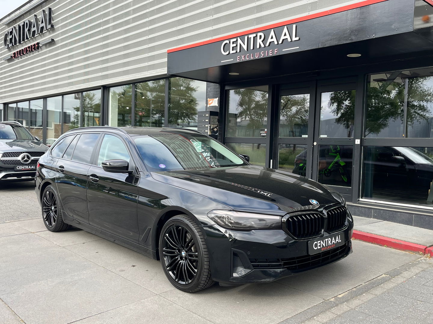 BMW 5 Serie Touring 520i High Executive LCI 184PK|Navi|Camera|Carplay|Stoelverwarming|Cruise Control