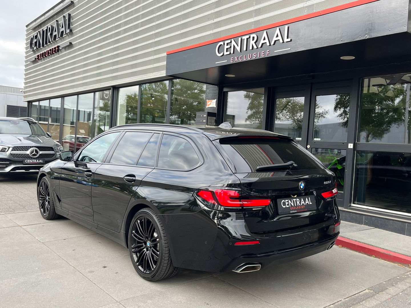 BMW 5 Serie Touring 520i High Executive LCI 184PK|Navi|Camera|Carplay|Stoelverwarming|Cruise Control