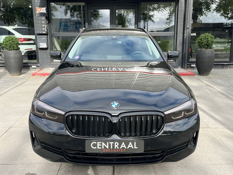 BMW 5 Serie Touring 520i High Executive LCI 184PK|Navi|Camera|Carplay|Stoelverwarming|Cruise Control