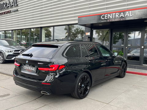 BMW 5 Serie Touring 520i High Executive LCI 184PK|Navi|Camera|Carplay|Stoelverwarming|Cruise Control