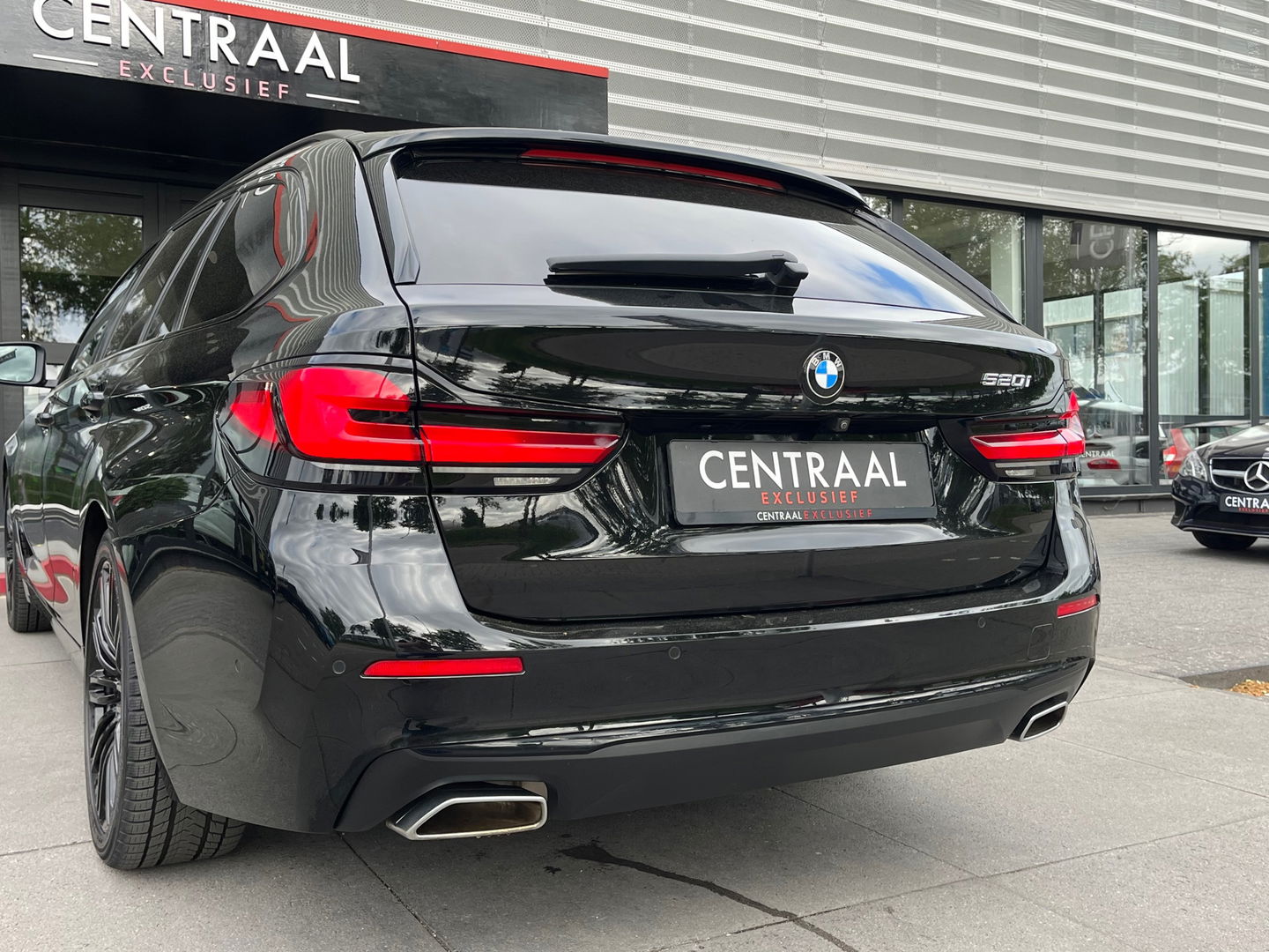 BMW 5 Serie Touring 520i High Executive LCI 184PK|Navi|Camera|Carplay|Stoelverwarming|Cruise Control