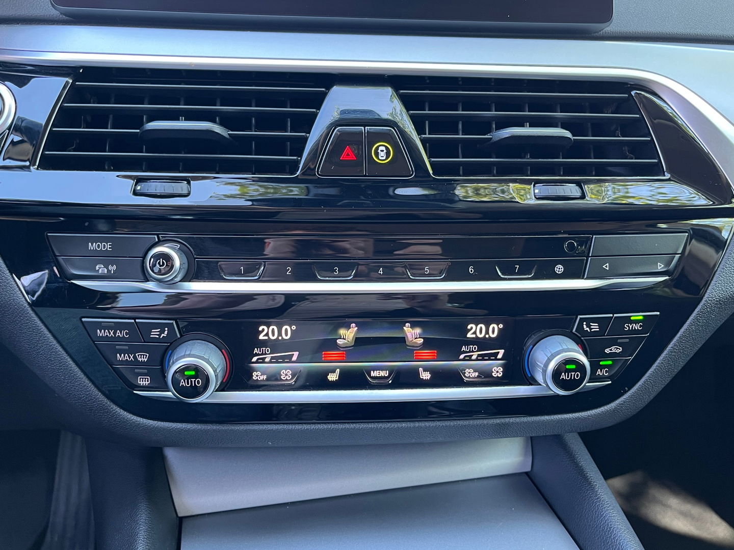 BMW 5 Serie Touring 520i High Executive LCI 184PK|Navi|Camera|Carplay|Stoelverwarming|Cruise Control