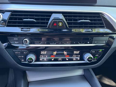 BMW 5 Serie Touring 520i High Executive LCI 184PK|Navi|Camera|Carplay|Stoelverwarming|Cruise Control