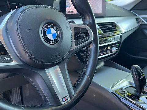 BMW 5 Serie Touring 520i High Executive LCI 184PK|Navi|Camera|Carplay|Stoelverwarming|Cruise Control