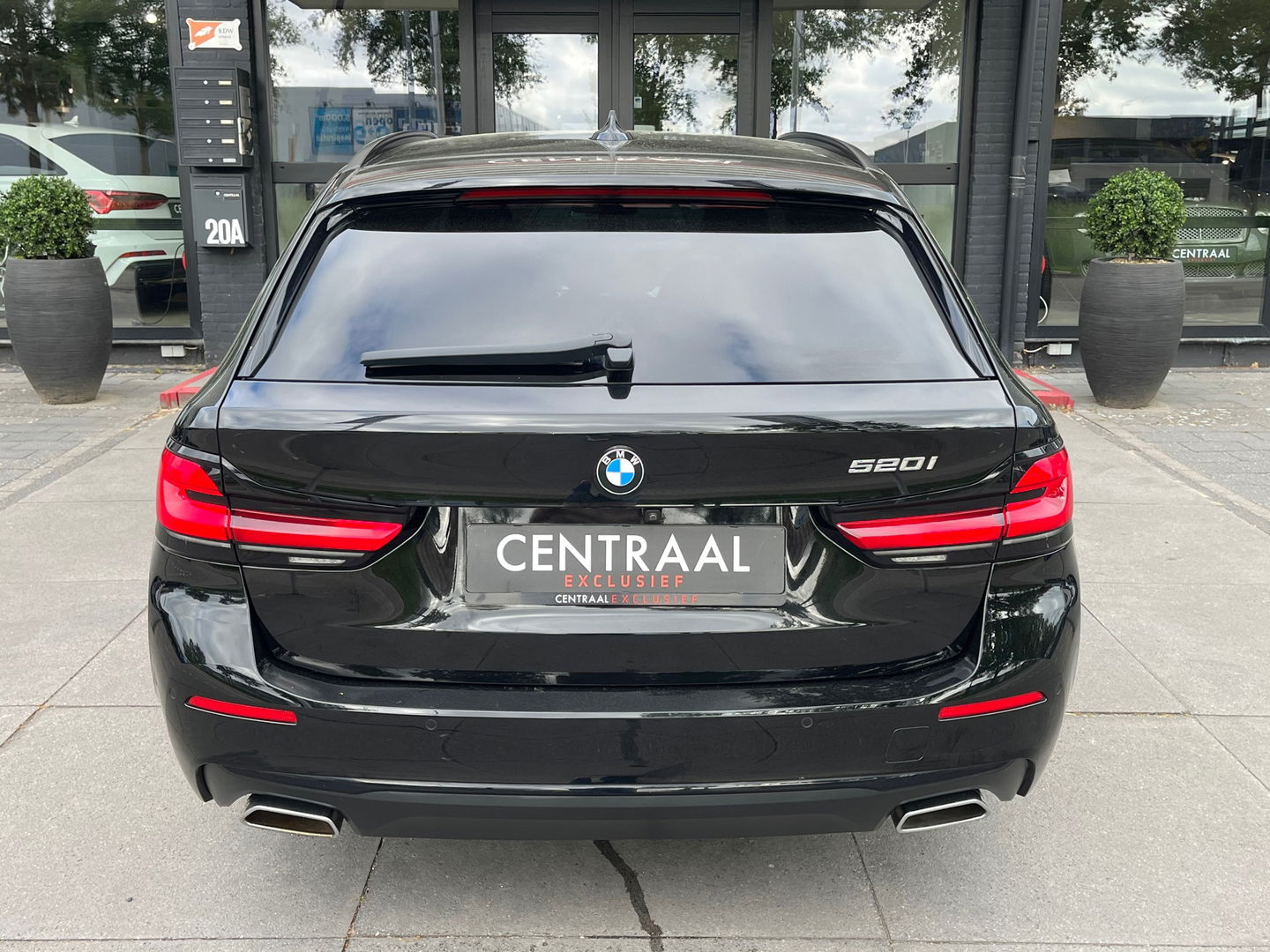 BMW 5 Serie Touring 520i High Executive LCI 184PK|Navi|Camera|Carplay|Stoelverwarming|Cruise Control