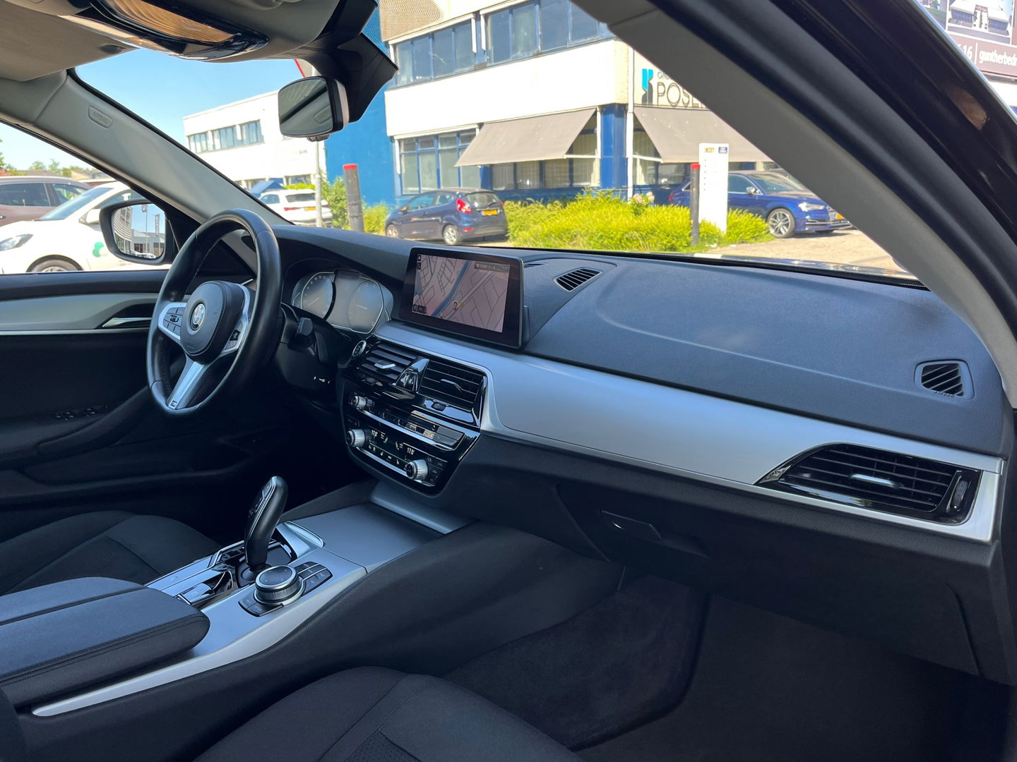 BMW 5 Serie Touring 520i High Executive LCI 184PK|Navi|Camera|Carplay|Stoelverwarming|Cruise Control