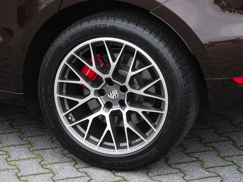 Porsche Macan 3.6 Turbo 400PK / PDLS+ / Exclusive / Sport Chrono *NAP*
