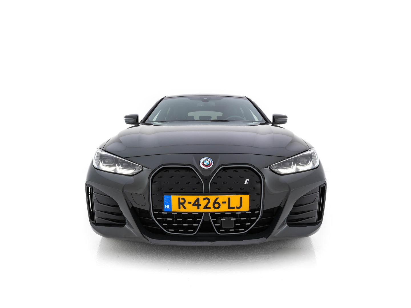 BMW i4 eDrive40 84 kWh M-Sportpack [ 3-Fase ] { SOH-95%} (INCL-BTW) *LEATHER-ALCANTARA | FULL-LED | ADAPTIVE-CRUISE | WIDE-SCREEN-DIGI-COCKPIT | DAB+ | CAMERA | AMBIENT-LIGHT | CARPLAY | SPORT-SEATS | PRIVACY-GLASS | TOWBAR | 18''ALU*