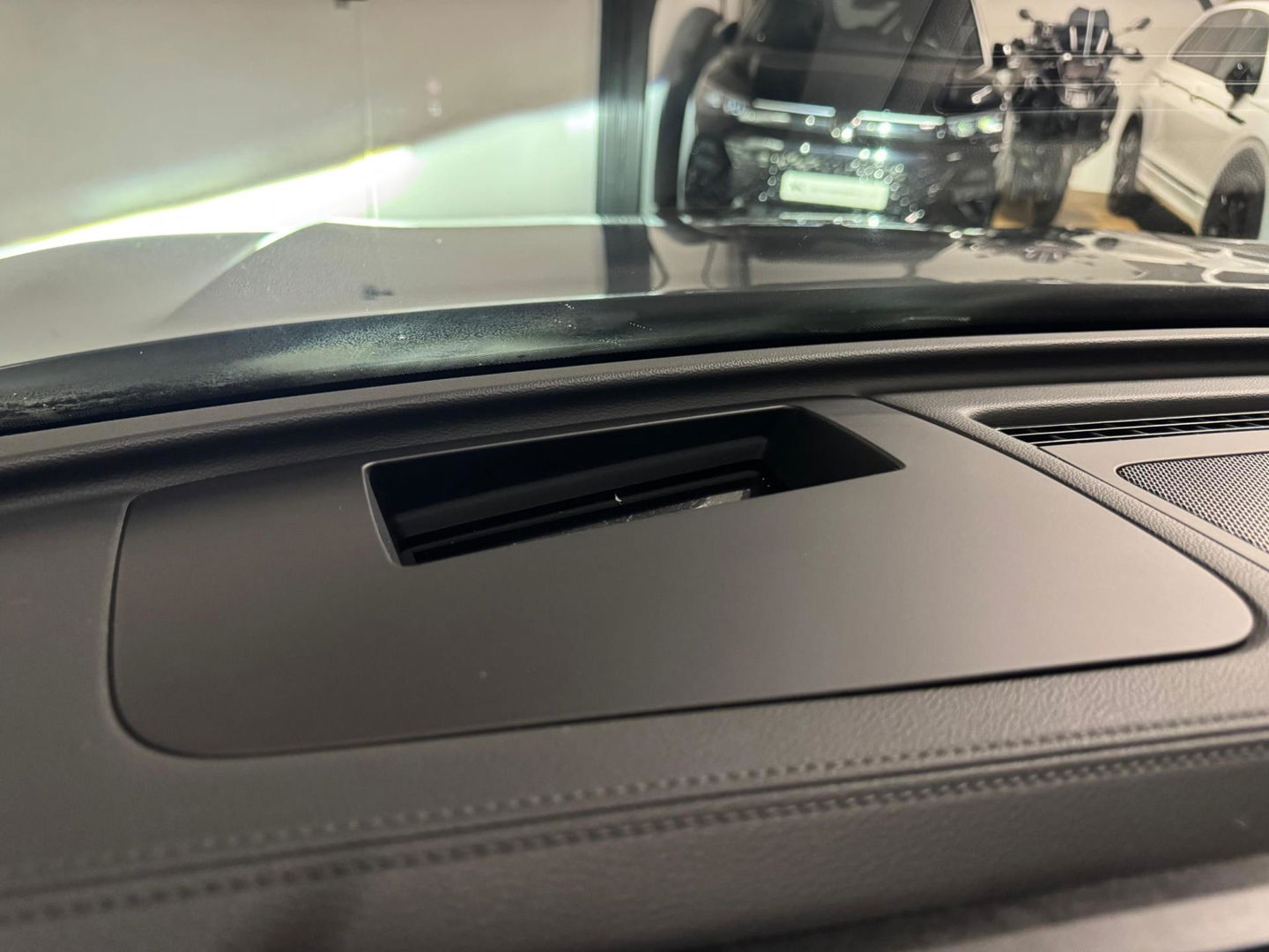 Volkswagen Tiguan 1.5 eTSI R-Line H&K 360' PANO VOL'