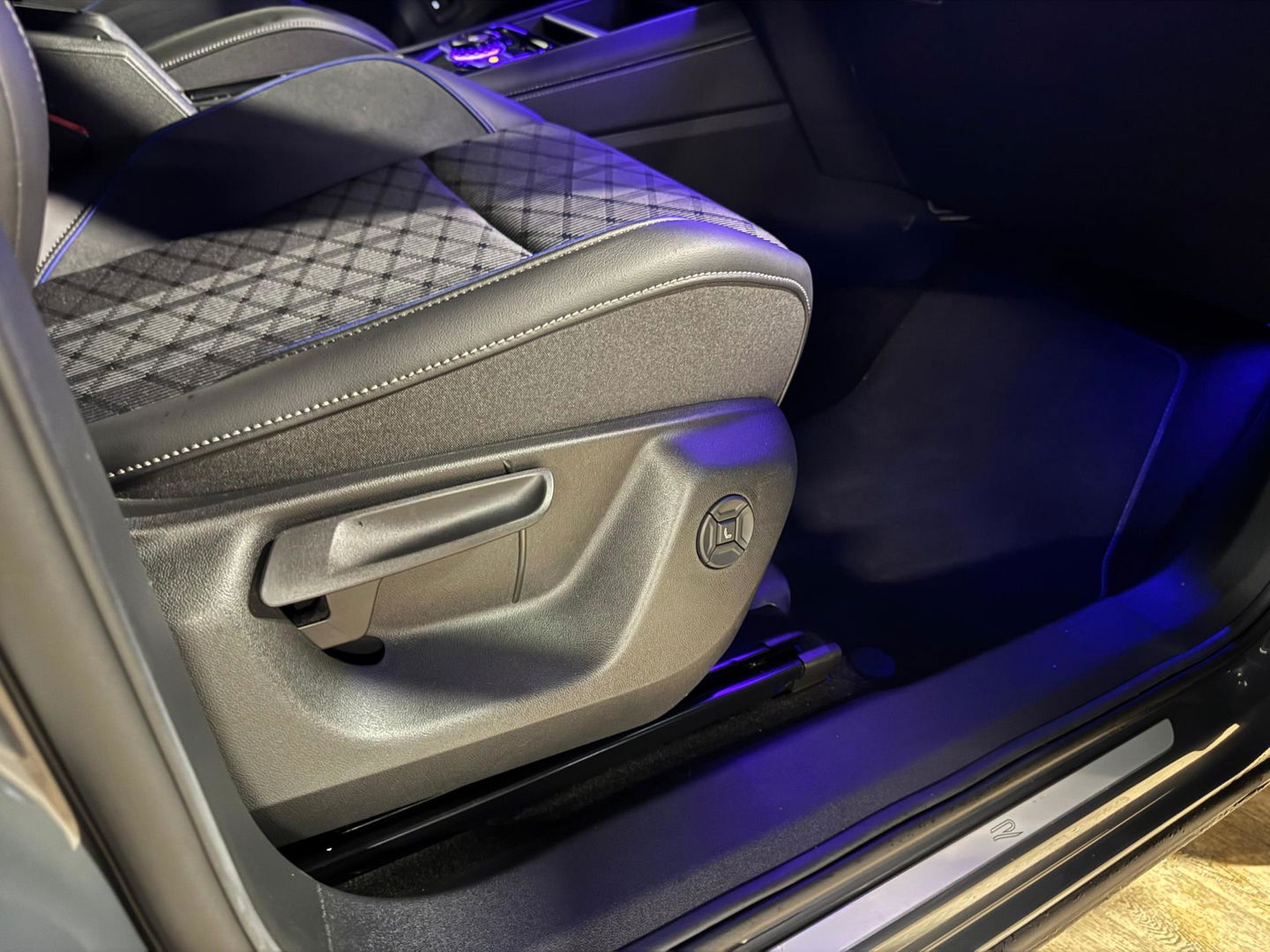 Volkswagen Tiguan 1.5 eTSI R-Line H&K 360' PANO VOL'