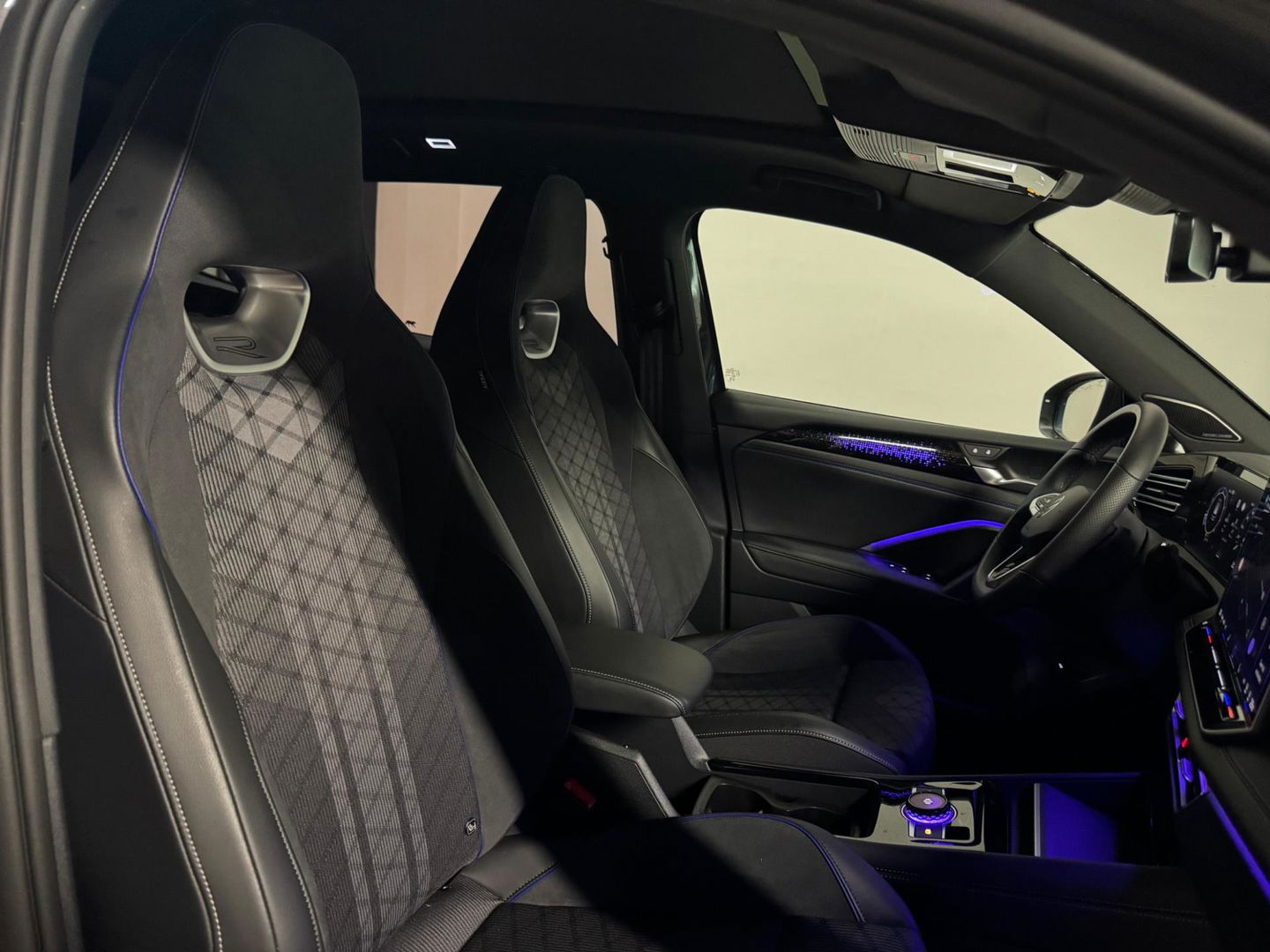 Volkswagen Tiguan 1.5 eTSI R-Line H&K 360' PANO VOL'