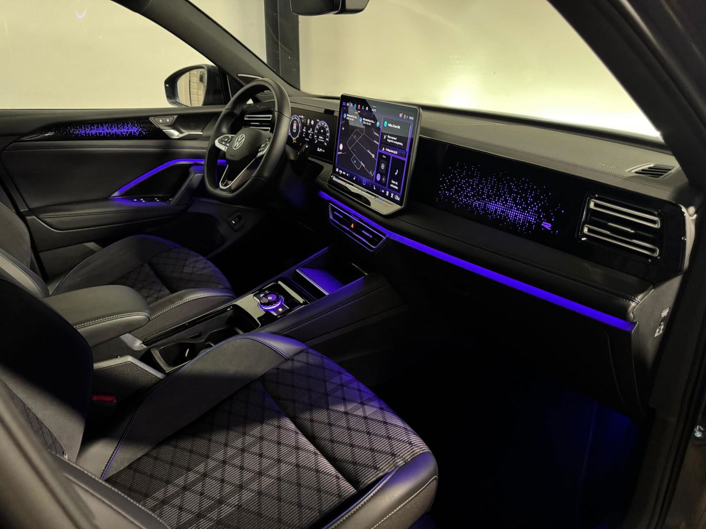 Volkswagen Tiguan 1.5 eTSI R-Line H&K 360' PANO VOL'