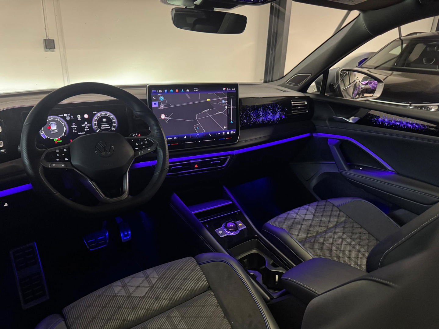 Volkswagen Tiguan 1.5 eTSI R-Line H&K 360' PANO VOL'