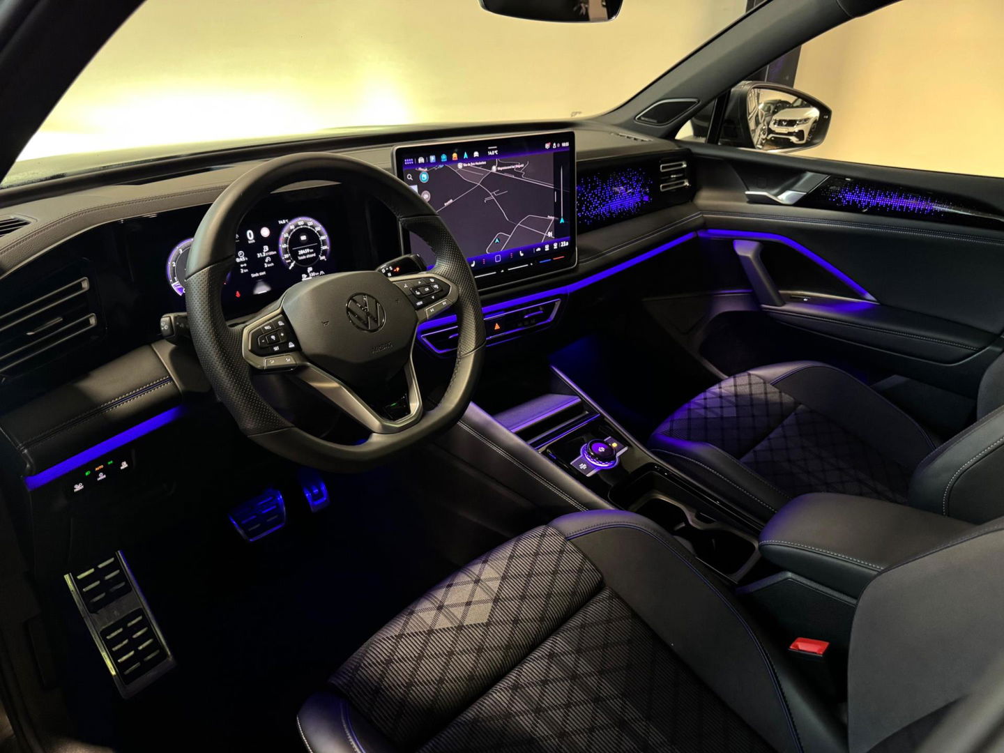 Volkswagen Tiguan 1.5 eTSI R-Line H&K 360' PANO VOL'