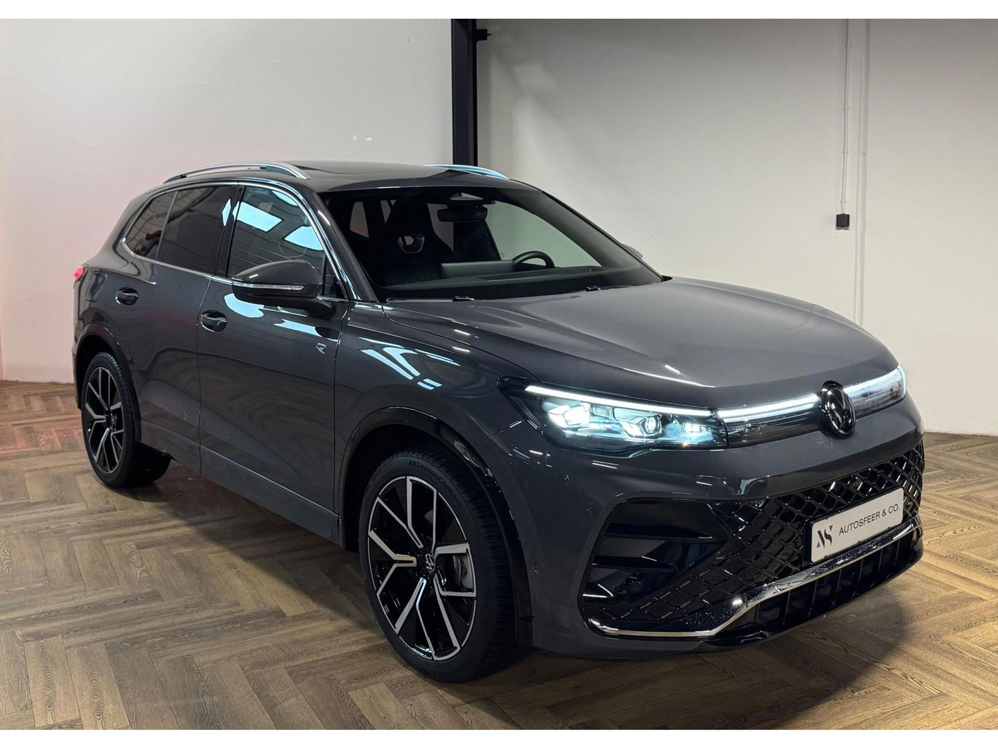 Volkswagen Tiguan 1.5 eTSI R-Line H&K 360' PANO VOL'