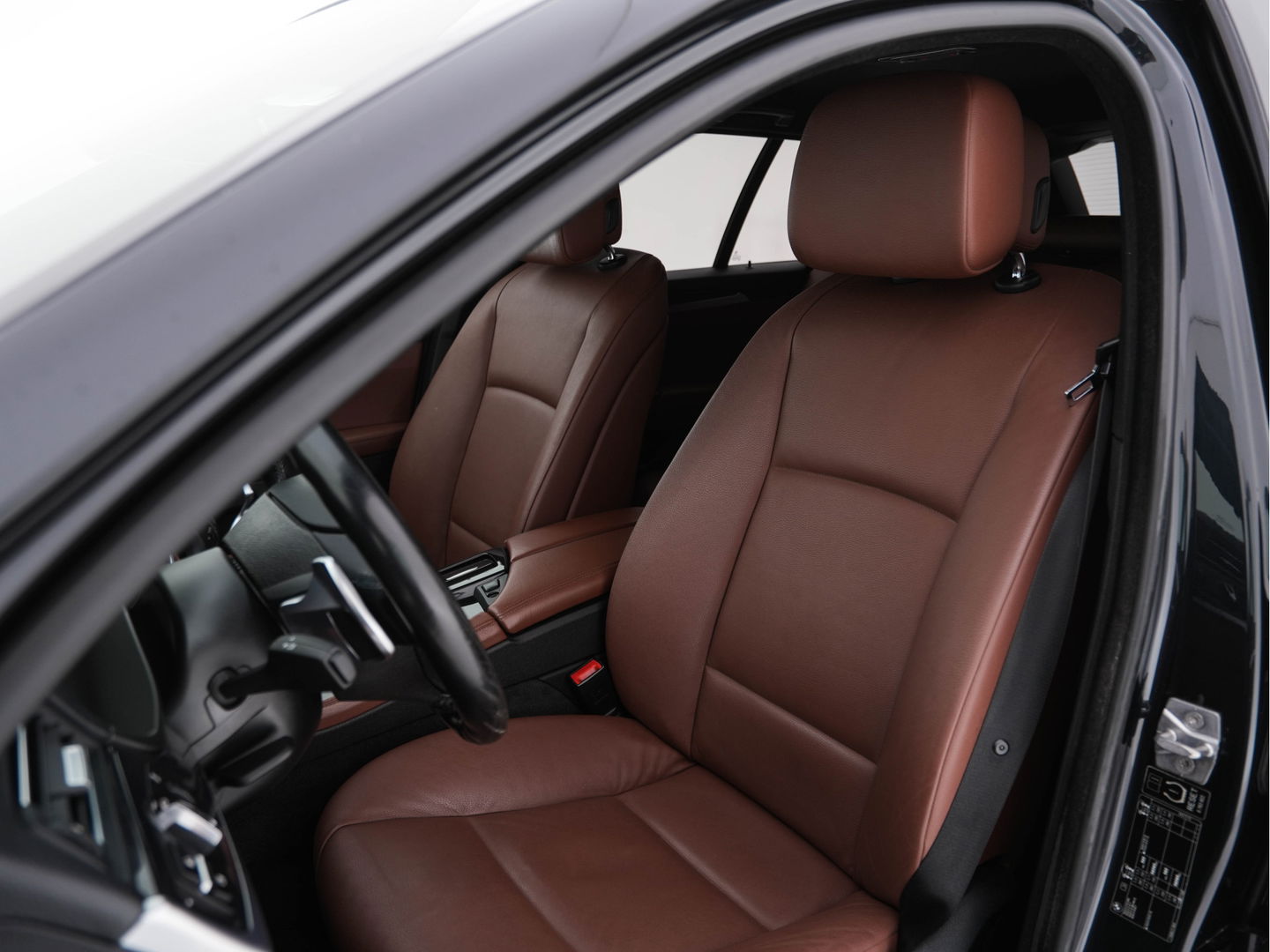 BMW 5 Serie Touring 528i High Executive Aut. *LUXURY-LEATHER | XENON | HIFI-SOUND | HEATED-COMFORTSEATS | NAVI-FULLMAP | SHIFT-PADDLES | PRIVACY-GLASS | ECC | PDC | CRUISE | 18''ALU  | TOWBAR*