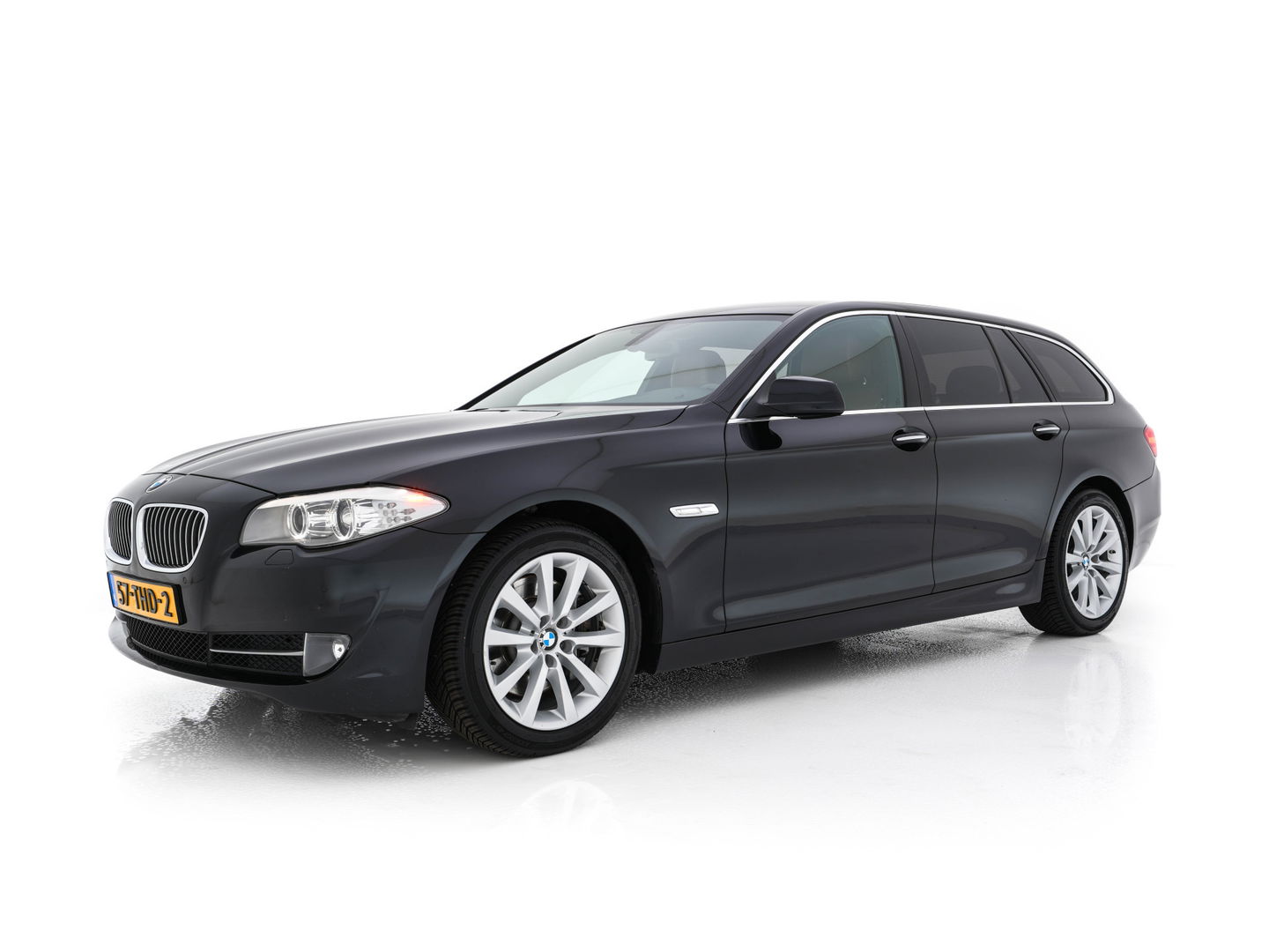 BMW 5 Serie Touring 528i High Executive Aut. *LUXURY-LEATHER | XENON | HIFI-SOUND | HEATED-COMFORTSEATS | NAVI-FULLMAP | SHIFT-PADDLES | PRIVACY-GLASS | ECC | PDC | CRUISE | 18''ALU  | TOWBAR*