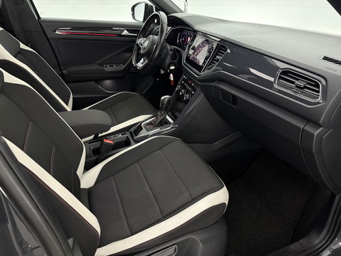 Volkswagen T-Roc 1.5 TSI 150PK R-Line | Pano | Sfeerverl. | Virtual | Carplay | LED | Adaptive Cruise | Parkeersens. | NAP