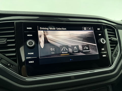 Volkswagen T-Roc 1.5 TSI 150PK R-Line | Pano | Sfeerverl. | Virtual | Carplay | LED | Adaptive Cruise | Parkeersens. | NAP