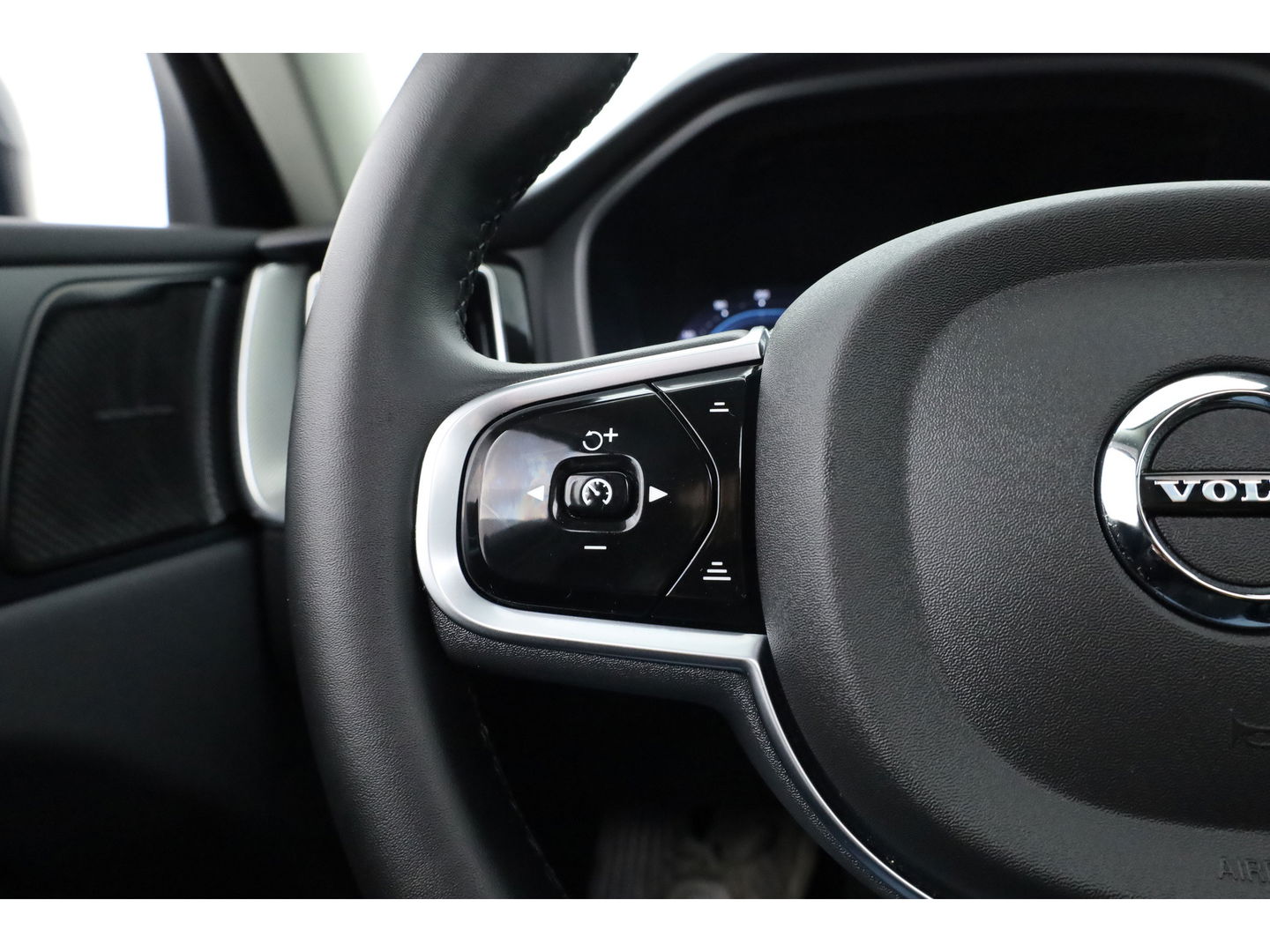 Volvo XC60 T6 Recharge Plus Bright | Pano | Memory seats | 360cam | Leder | 21'' | Harman Kardon
