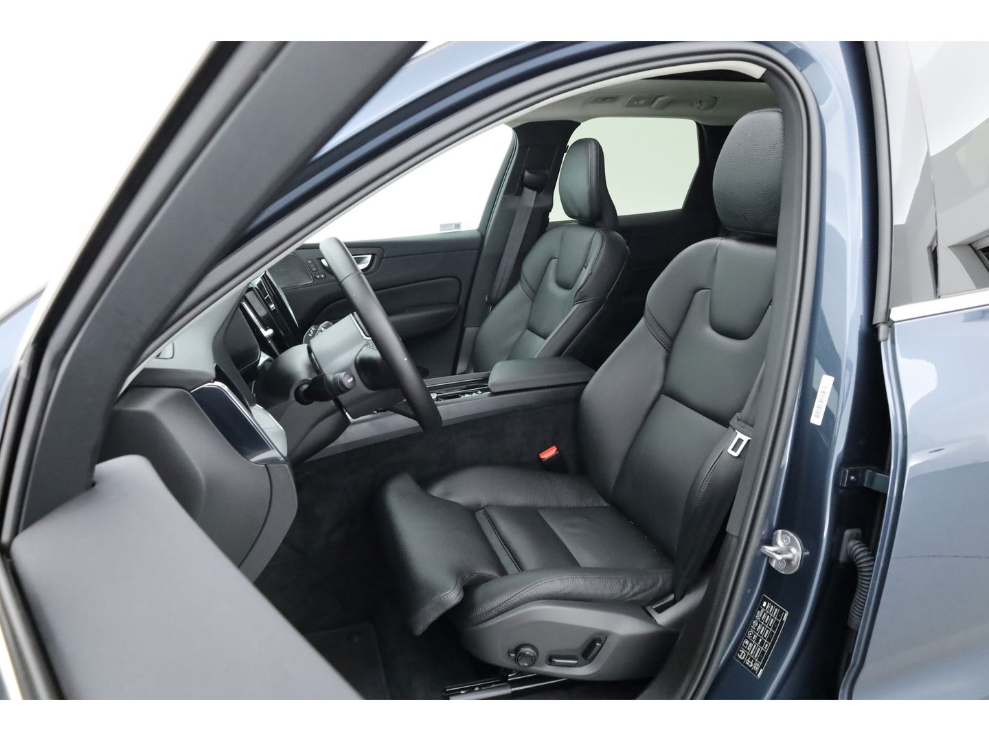 Volvo XC60 T6 Recharge Plus Bright | Pano | Memory seats | 360cam | Leder | 21'' | Harman Kardon