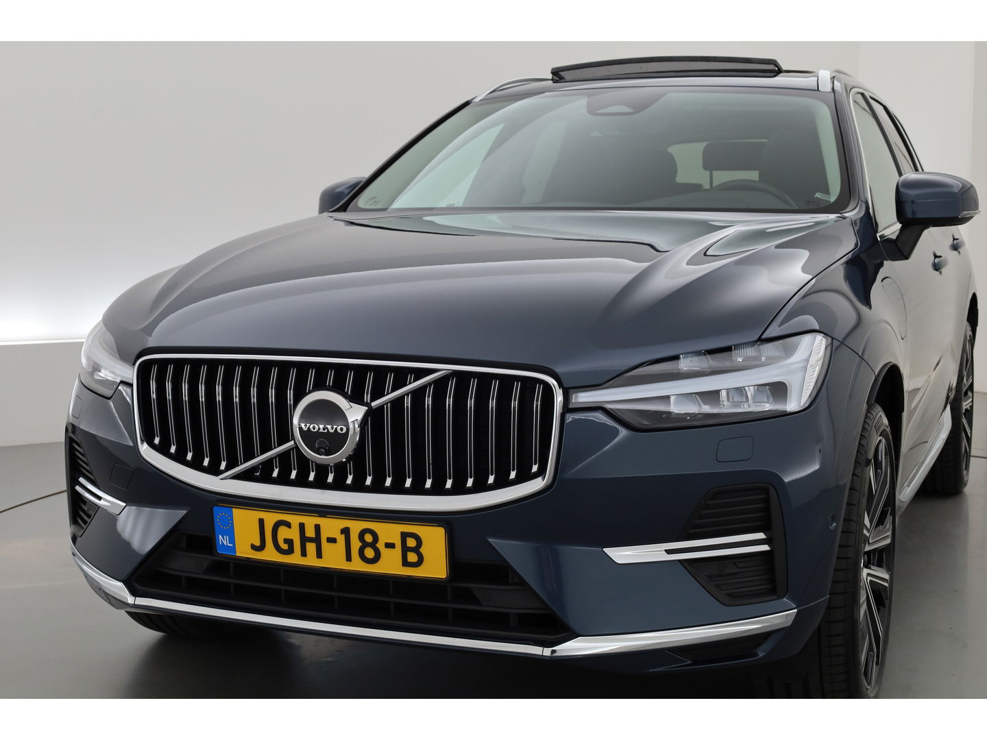 Volvo XC60 T6 Recharge Plus Bright | Pano | Memory seats | 360cam | Leder | 21'' | Harman Kardon
