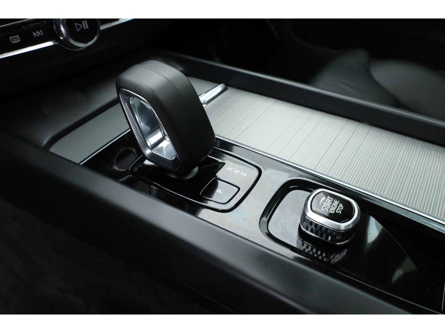 Volvo XC60 T6 Recharge Plus Bright | Pano | Memory seats | 360cam | Leder | 21'' | Harman Kardon