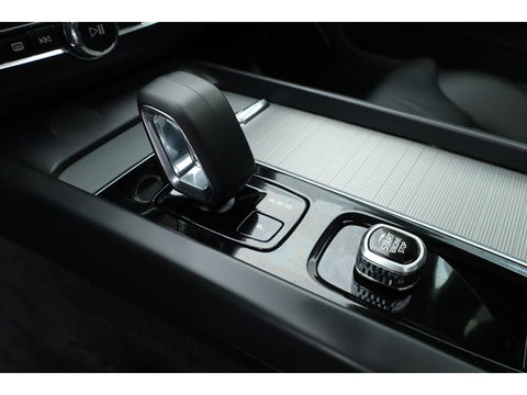 Volvo XC60 T6 Recharge Plus Bright | Pano | Memory seats | 360cam | Leder | 21'' | Harman Kardon