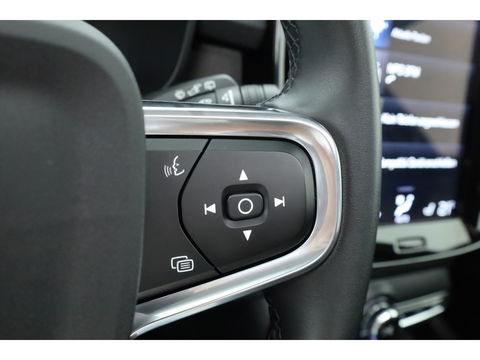 Volvo XC40 T5 Recharge Ultimate Dark | Pano | Pilot Assist | Camera | Leder | Elek. Stoelen | 20''