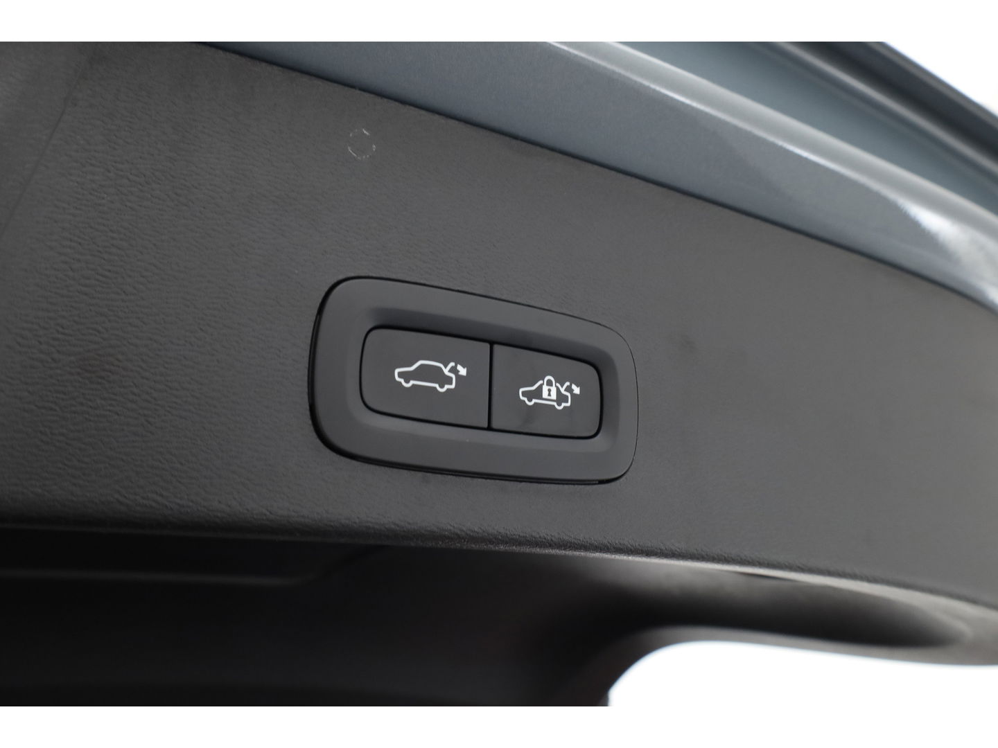 Volvo XC40 T5 Recharge Ultimate Dark | Pano | Pilot Assist | Camera | Leder | Elek. Stoelen | 20''
