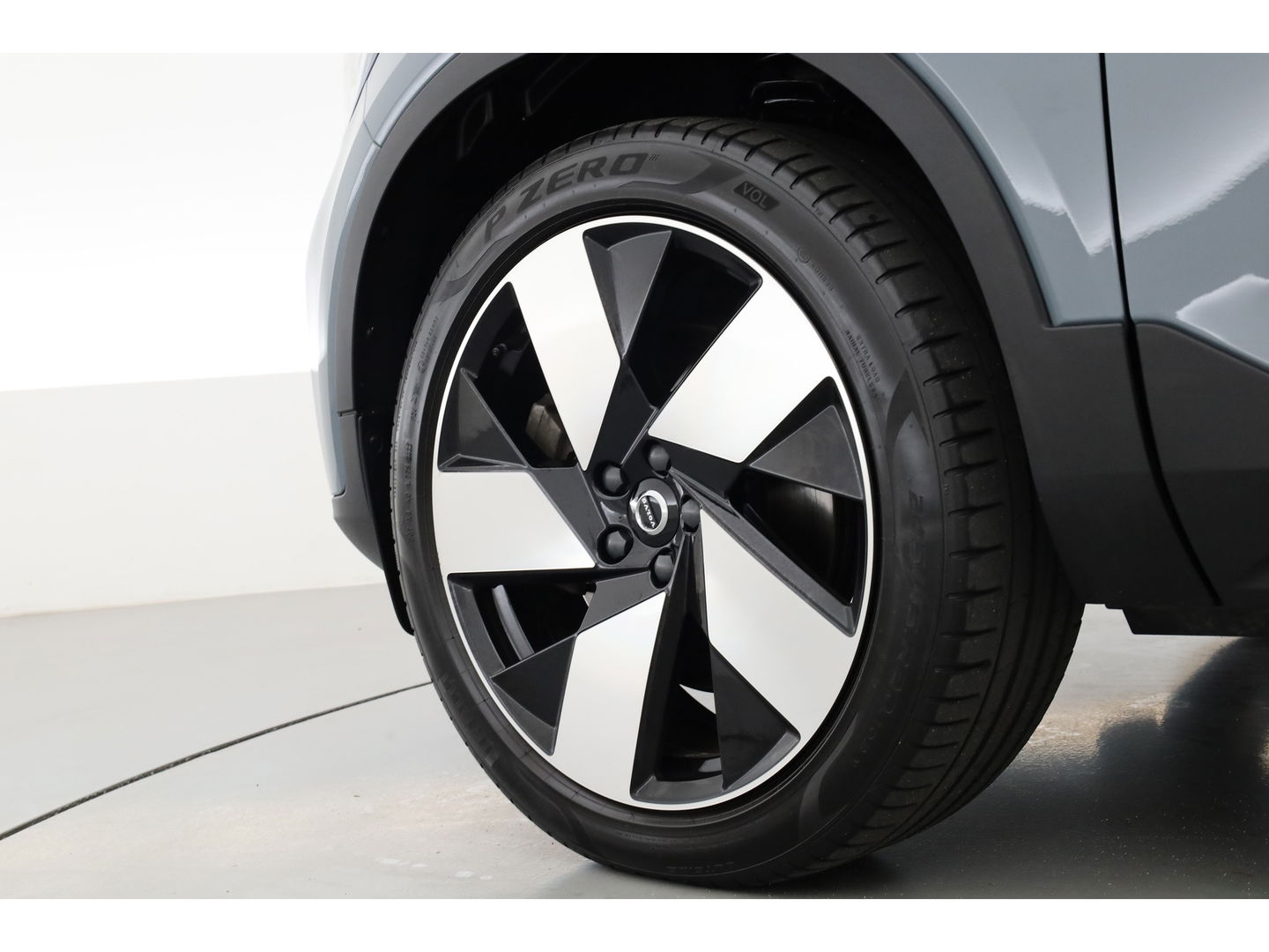 Volvo XC40 T5 Recharge Ultimate Dark | Pano | Pilot Assist | Camera | Leder | Elek. Stoelen | 20''