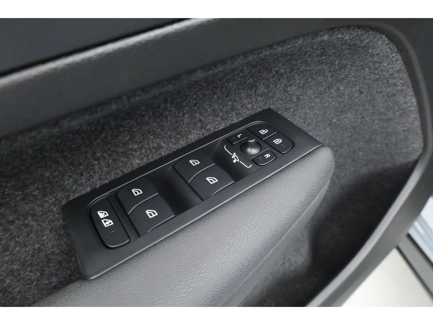 Volvo XC40 T5 Recharge Ultimate Dark | Pano | Pilot Assist | Camera | Leder | Elek. Stoelen | 20''