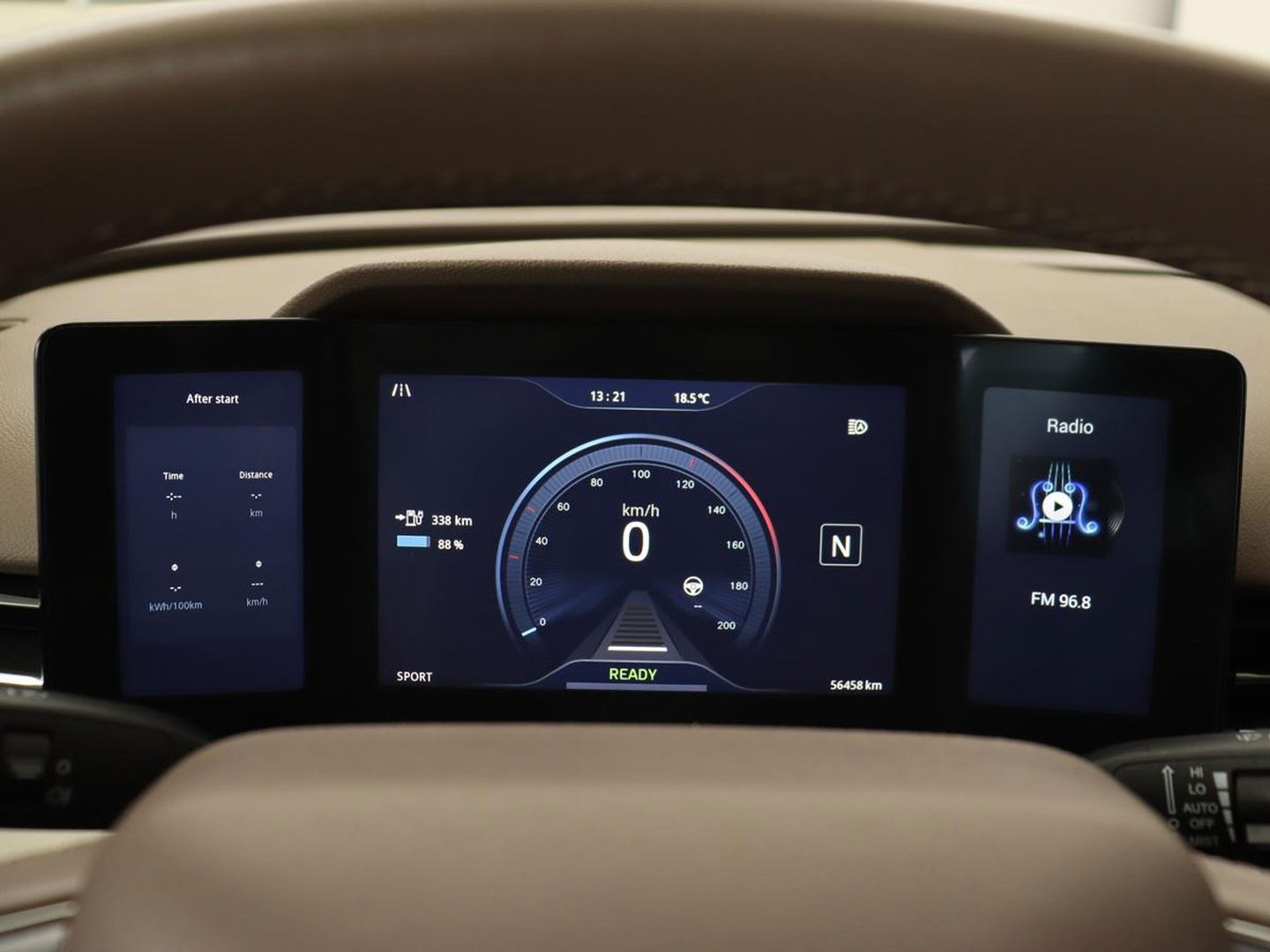 Aiways U5 63kWh Showroom | Adpative cruise | Leder | 360 Camera | Full LED | Keyless | Parkeerhulp | 19'' | Digital Cockpit | Climate control
