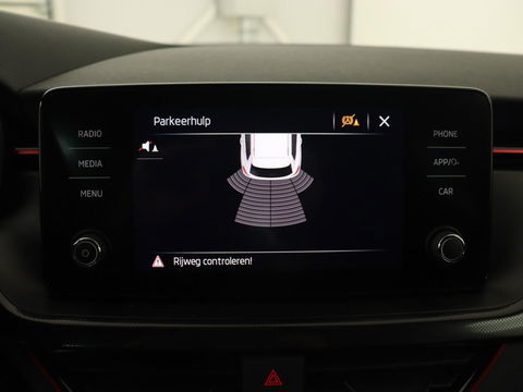 Škoda Kamiq 1.0 TSI Sport | Carplay | Climate control | Parkeerhulp | Cruise control | Full LED | DAB | Sportstoelen | Bluetooth | Sportstuur