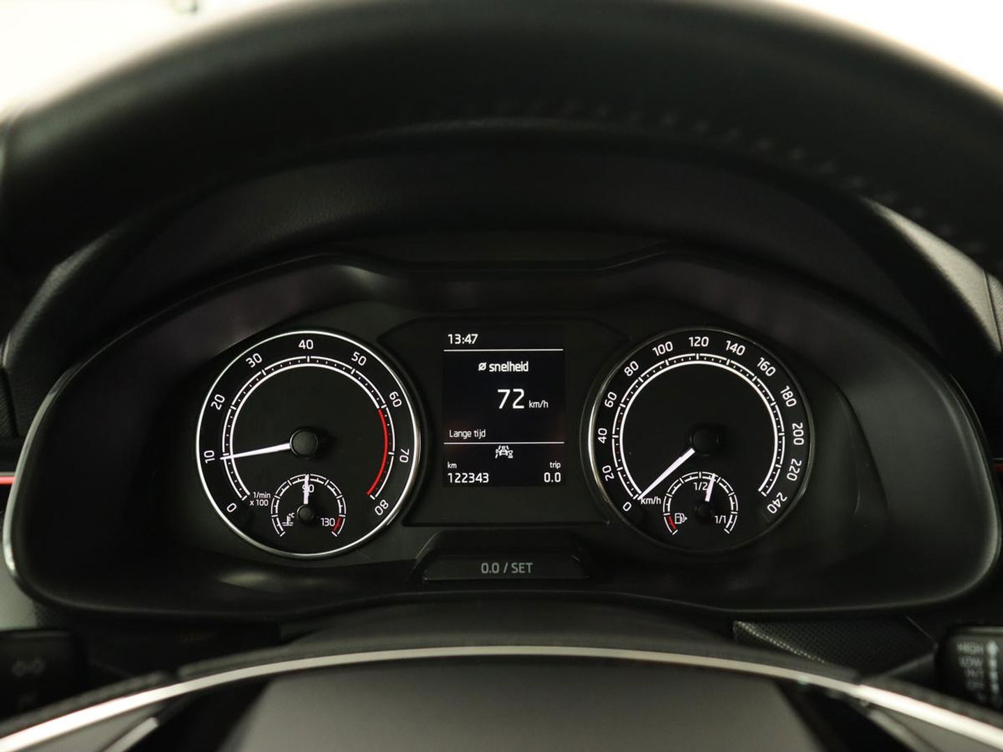 Škoda Kamiq 1.0 TSI Sport | Carplay | Climate control | Parkeerhulp | Cruise control | Full LED | DAB | Sportstoelen | Bluetooth | Sportstuur