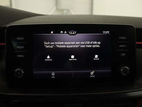 Škoda Kamiq 1.0 TSI Sport | Carplay | Climate control | Parkeerhulp | Cruise control | Full LED | DAB | Sportstoelen | Bluetooth | Sportstuur