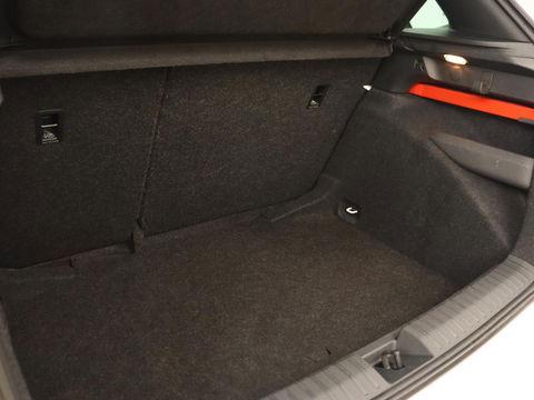 Škoda Kamiq 1.0 TSI Sport | Carplay | Climate control | Parkeerhulp | Cruise control | Full LED | DAB | Sportstoelen | Bluetooth | Sportstuur