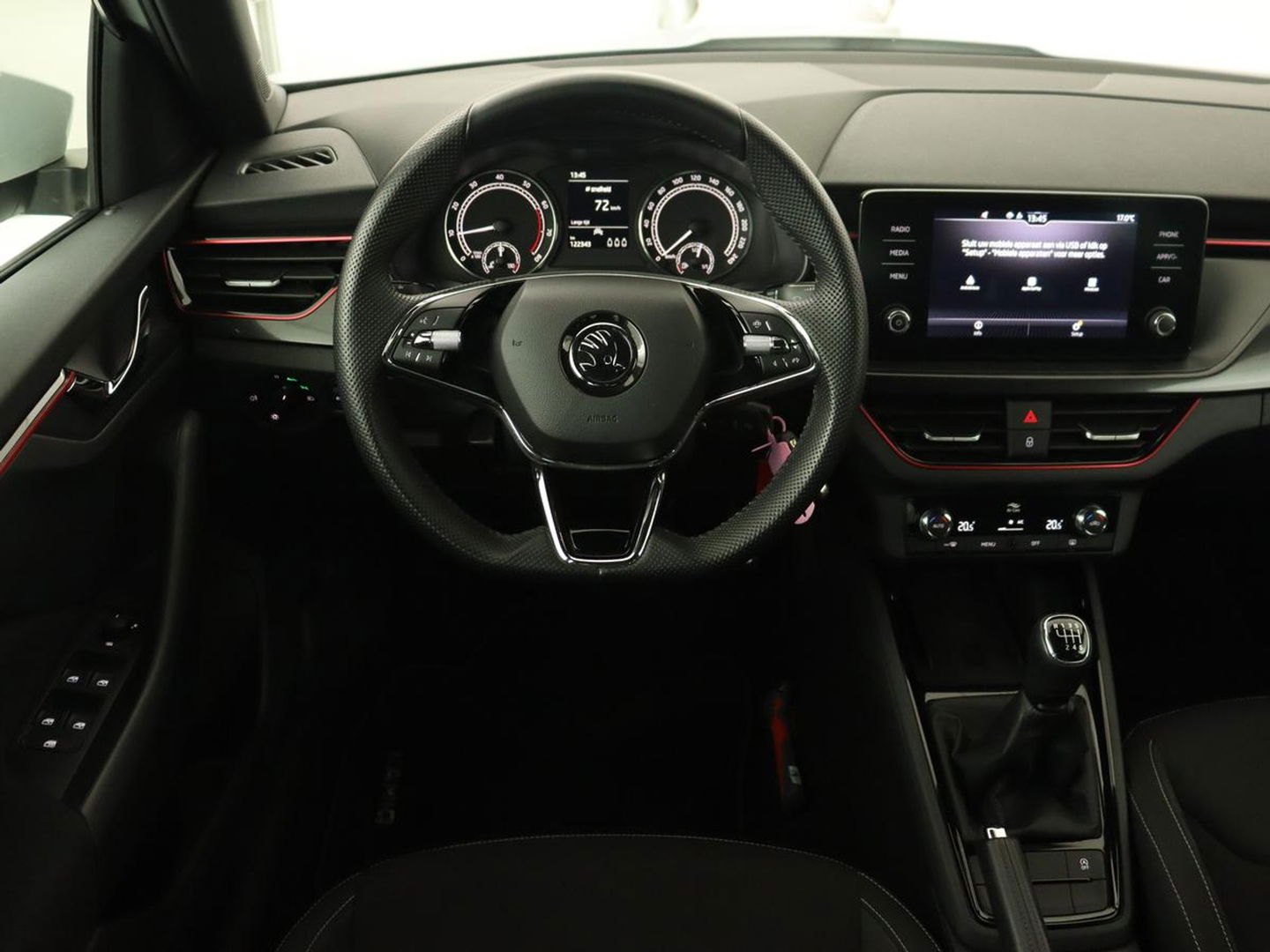 Škoda Kamiq 1.0 TSI Sport | Carplay | Climate control | Parkeerhulp | Cruise control | Full LED | DAB | Sportstoelen | Bluetooth | Sportstuur