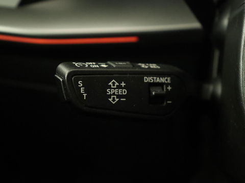 Audi A3 45 TFSI e S Line | Stoelverwarming | Camera | Sfeerverlichting | Virtual Cockpit | Carplay | Navigatie | Sportstoelen | 18'' | Climate control | PHEV | Plug In