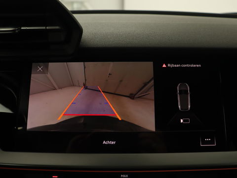 Audi A3 45 TFSI e S Line | Stoelverwarming | Camera | Sfeerverlichting | Virtual Cockpit | Carplay | Navigatie | Sportstoelen | 18'' | Climate control | PHEV | Plug In