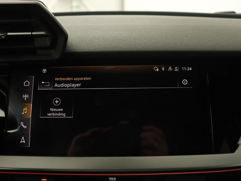 Audi A3 45 TFSI e S Line | Stoelverwarming | Camera | Sfeerverlichting | Virtual Cockpit | Carplay | Navigatie | Sportstoelen | 18'' | Climate control | PHEV | Plug In